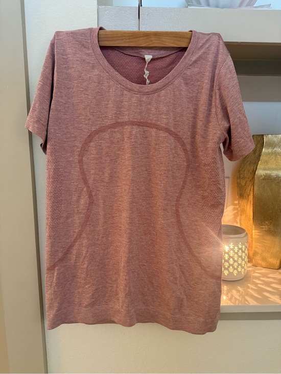 lululemon athletica Tops - lululemon athletica Short Sleeve Swiftly Tech Top - Dusty Rose Heather